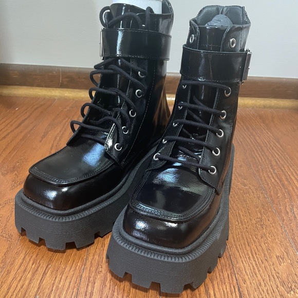 UO exclusive Cooperative Tania buckled boot - Picture 7 of 10